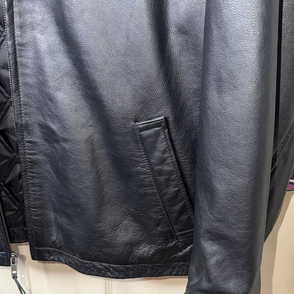 GAP Men's Black Leather Jacket - Picture 4 of 8